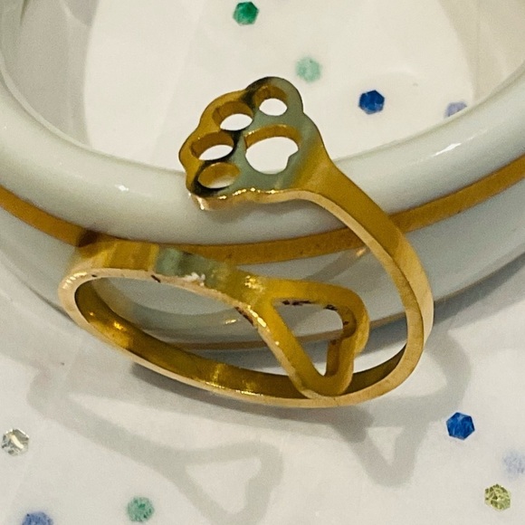 Gold Tone Dog Paw Ring - Picture 2 of 4